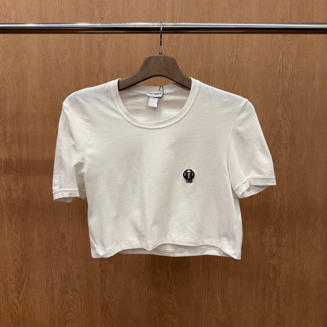 돌체앤가바나 DG 로고 자수 크롭 반팔 티셔츠 라운드넥 슬림핏 화이트 상품이미지2