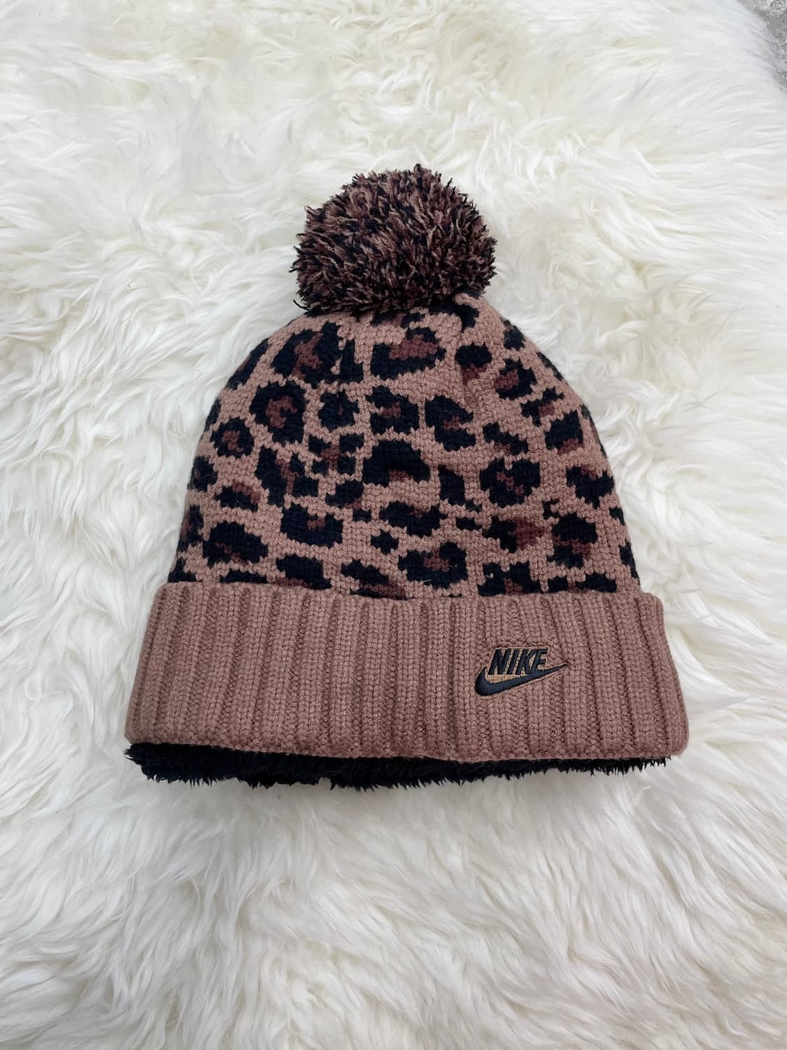 나이키 레오파드 로고 방울 비니 상품이미지1