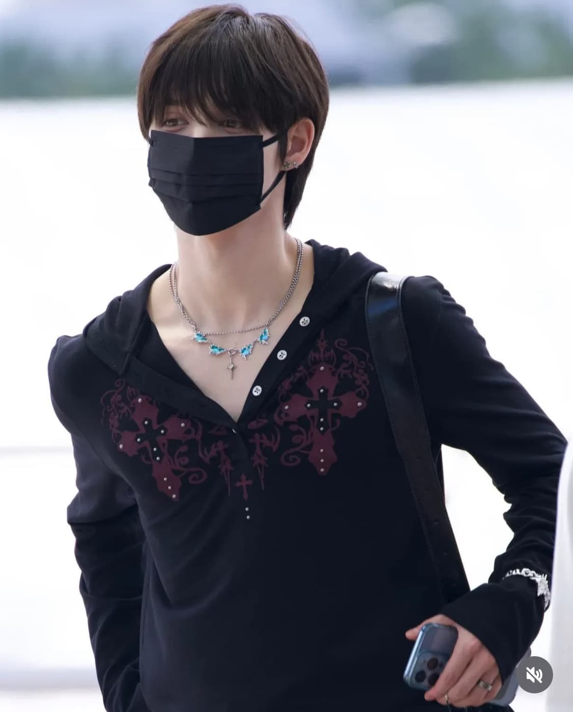 Studded CROS2 Hooded Long Sleeve (Black) 상품이미지3