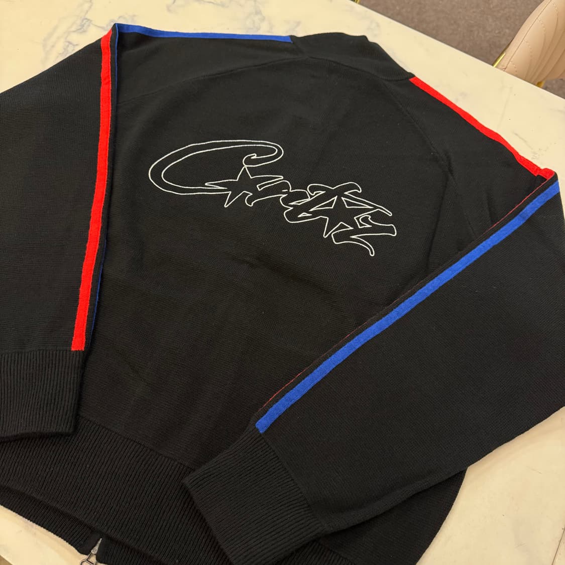 (당일발송) 코르테이즈 VVS 니트집업 블랙 레드 블루 상품이미지2