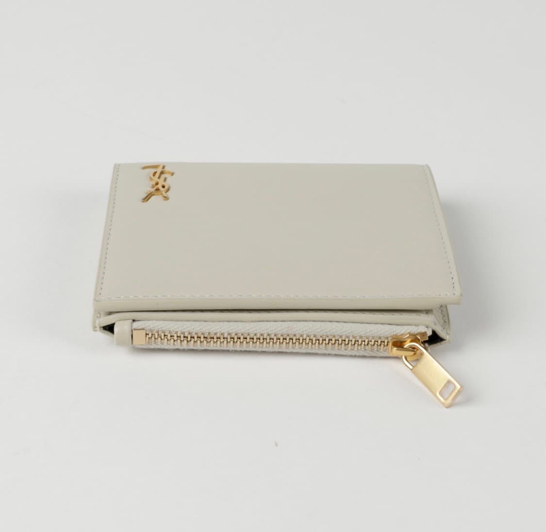 생로랑 카산드라 모노그램 지퍼 카드지갑 화이트 상품이미지5
