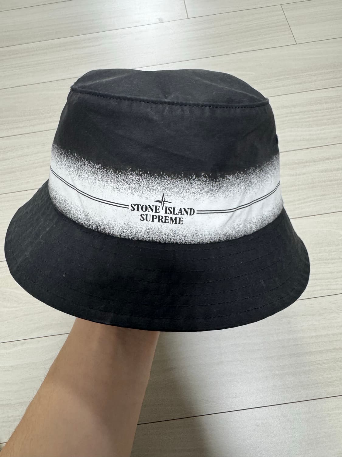 슈프림 스톤아일랜드 블랙 버킷햇 22ss M/L사이즈 판매합니다. 상품이미지2