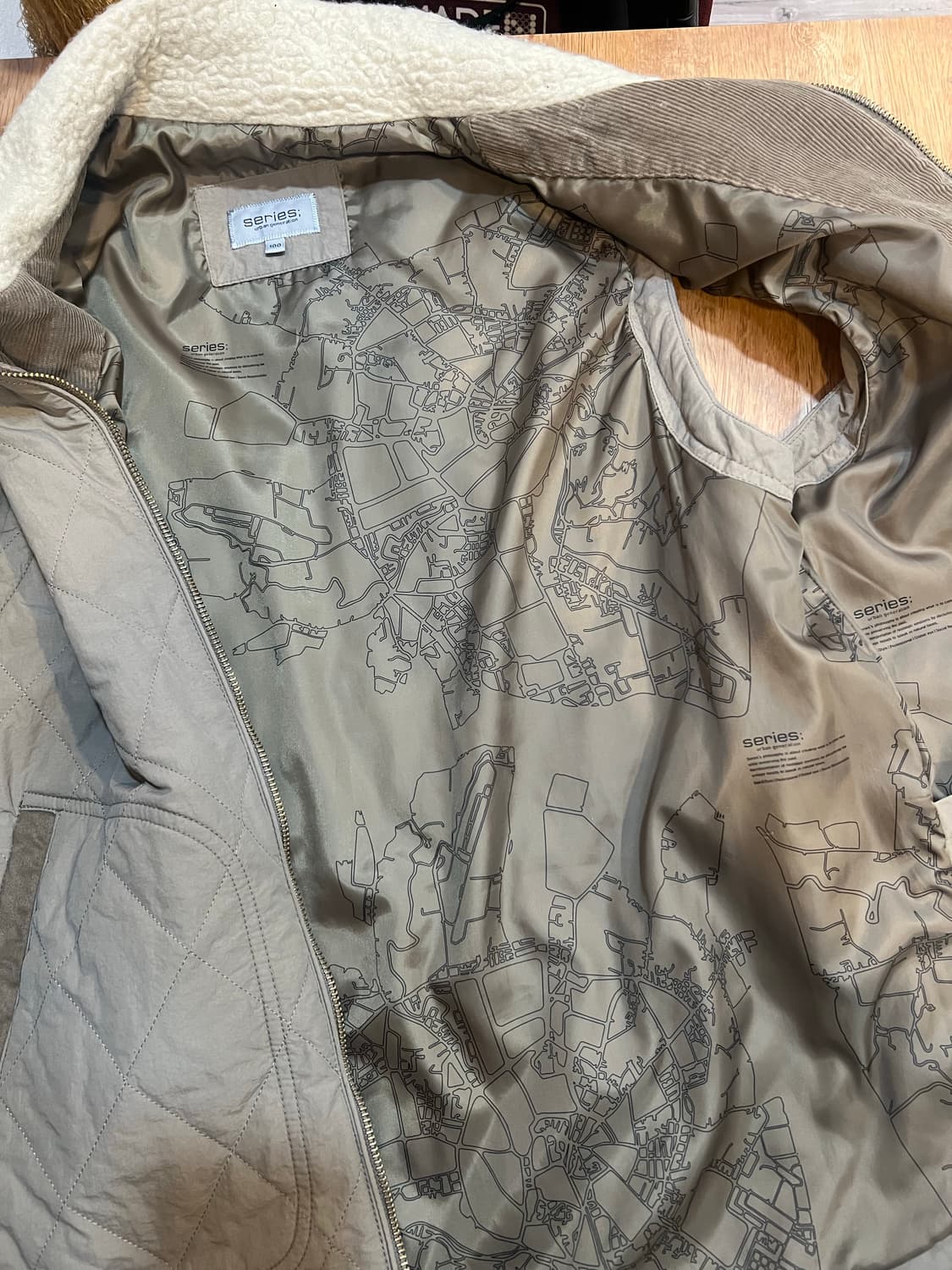 시리즈 남성 다크베이지 누빔조끼 집업조끼 상품이미지6