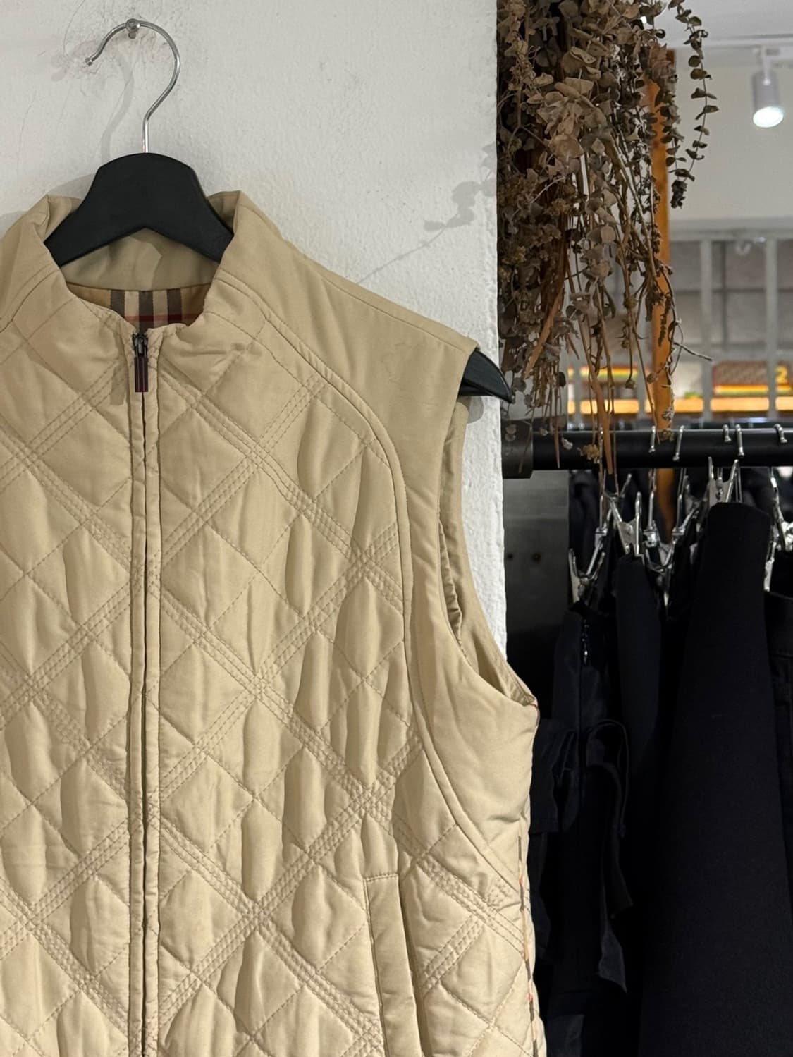 버버리 골프 베이지 퀼팅 집업 베스트  상품이미지3