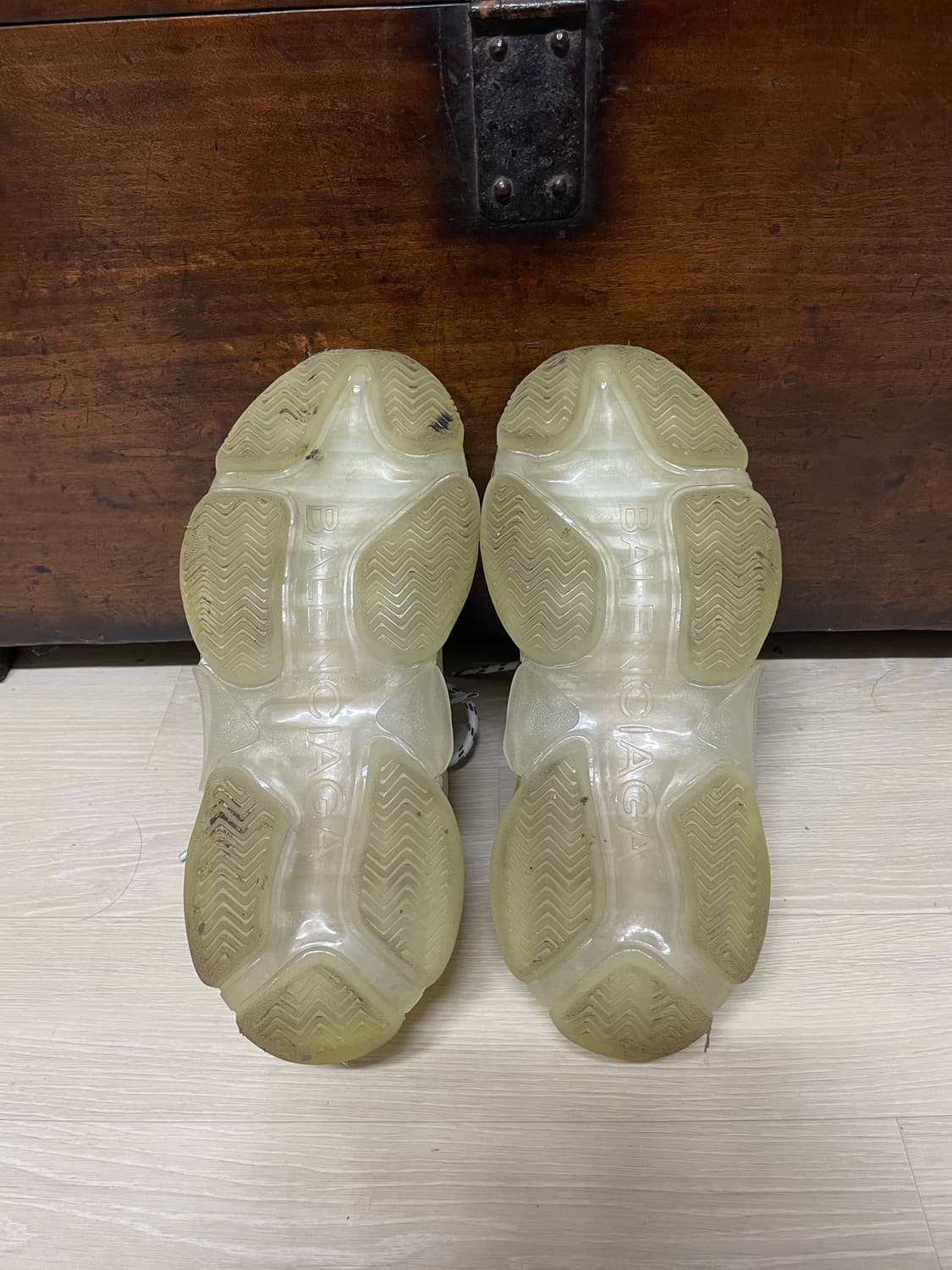 발렌시아가 트리플 S 클리어 솔 화이트 상품이미지6