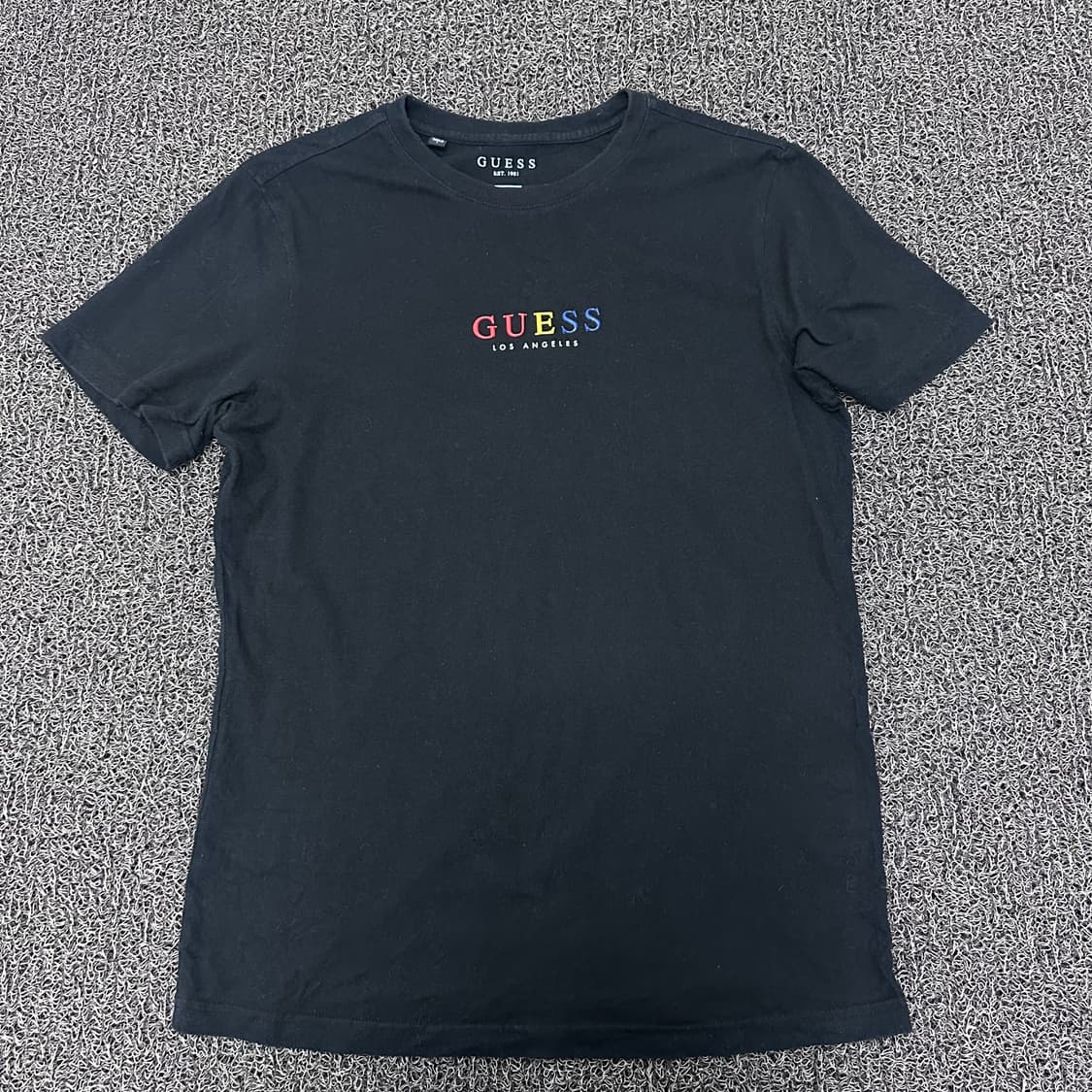 GUESS 게스 남녀공용 반팔티셔츠 블랙 L 상품이미지1