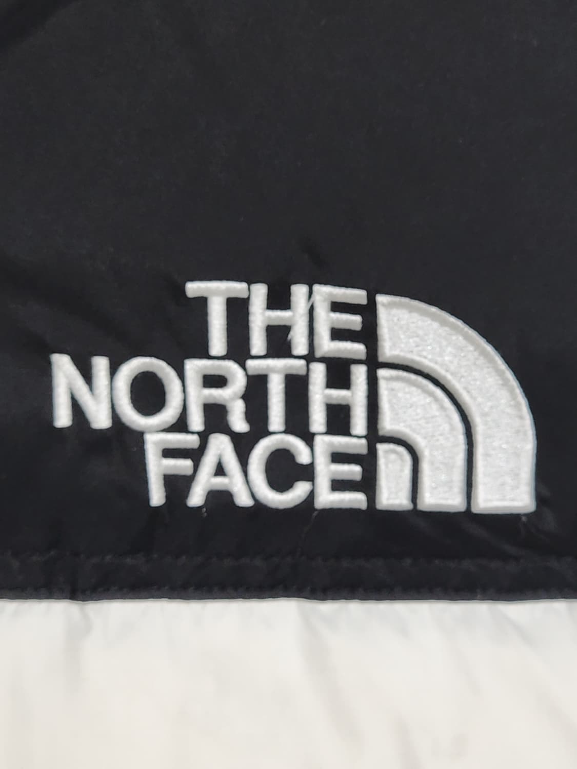 (S) 노스페이스 눕시 패딩점퍼 검흰 700 다운자켓  상품이미지4