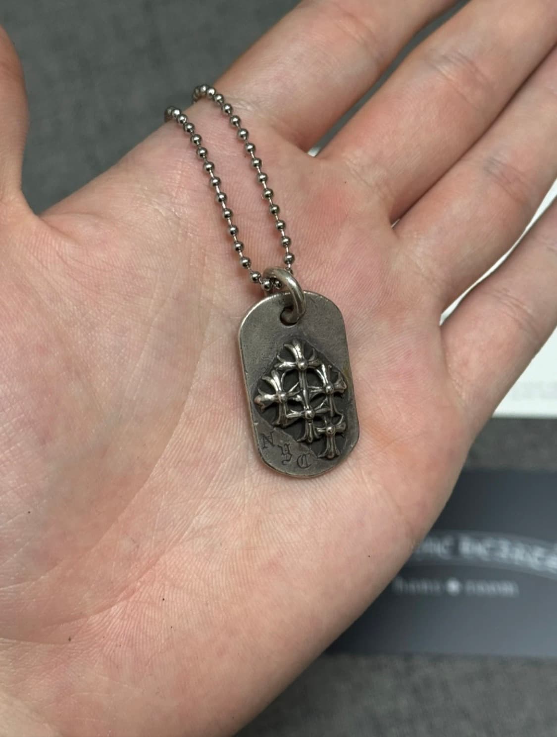 크롬하츠 레이즈드 세메터리 도그택 펜던트 목걸이 상품이미지2