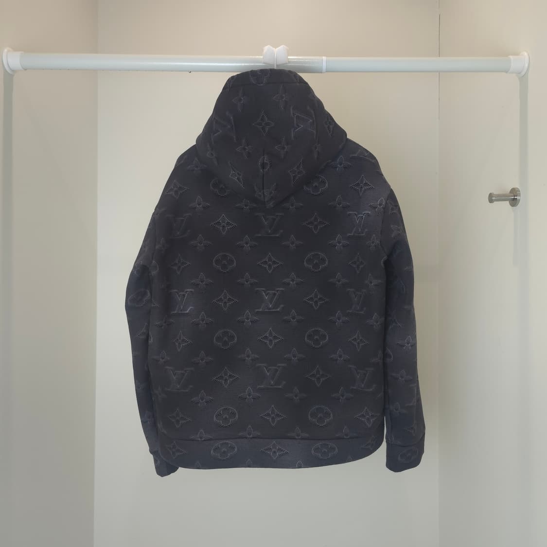 [중고/정품] 루이비통 2054 후드티 / 1A8HDX 상품이미지2