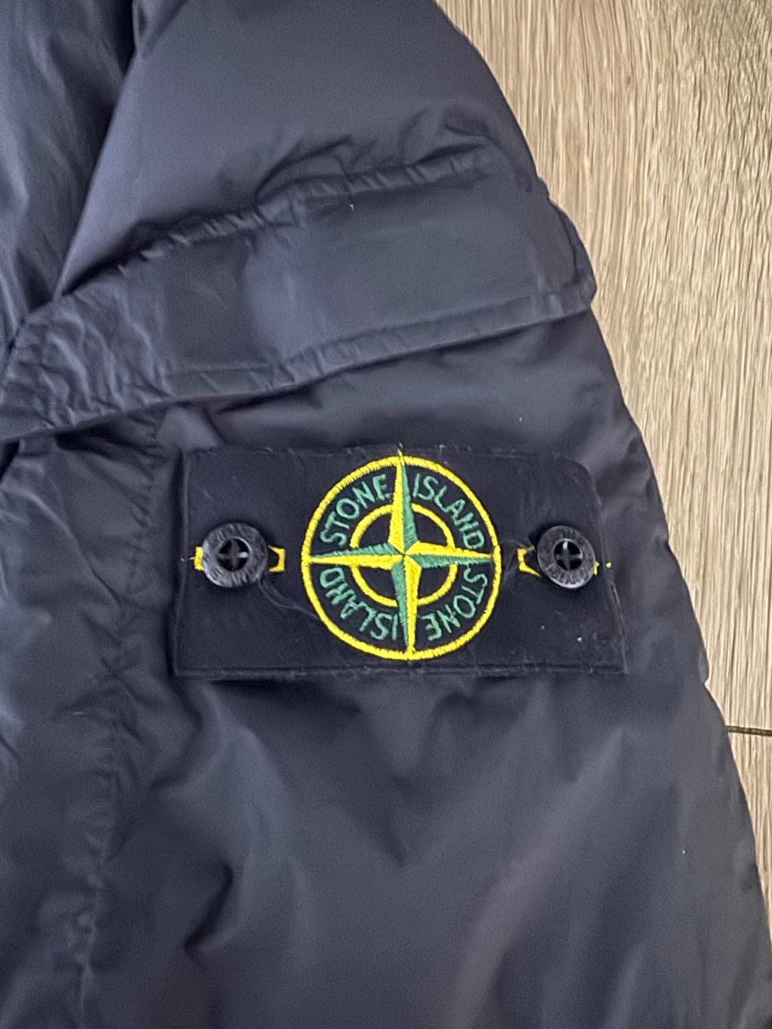 22FW 스톤아일랜드 가먼트 다이드 패딩 블랙  상품이미지4