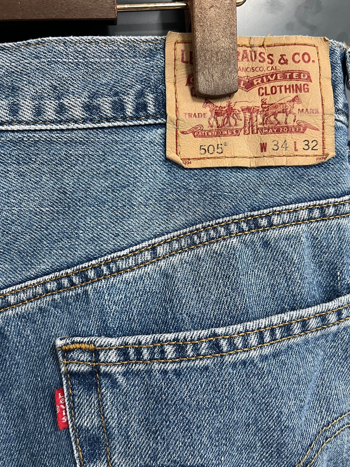 00s Levis 리바이스 505 레귤러 핏 연청 데님 팬츠  상품이미지3