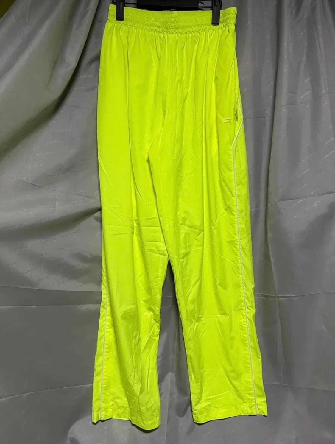 발렌시아가 스포츠 B로고 트랙팬츠 형광 상품이미지1