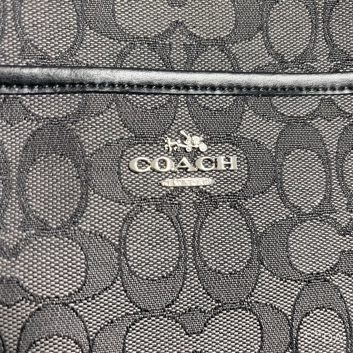 코치 시그니처 블랙 크로스백 상품이미지5