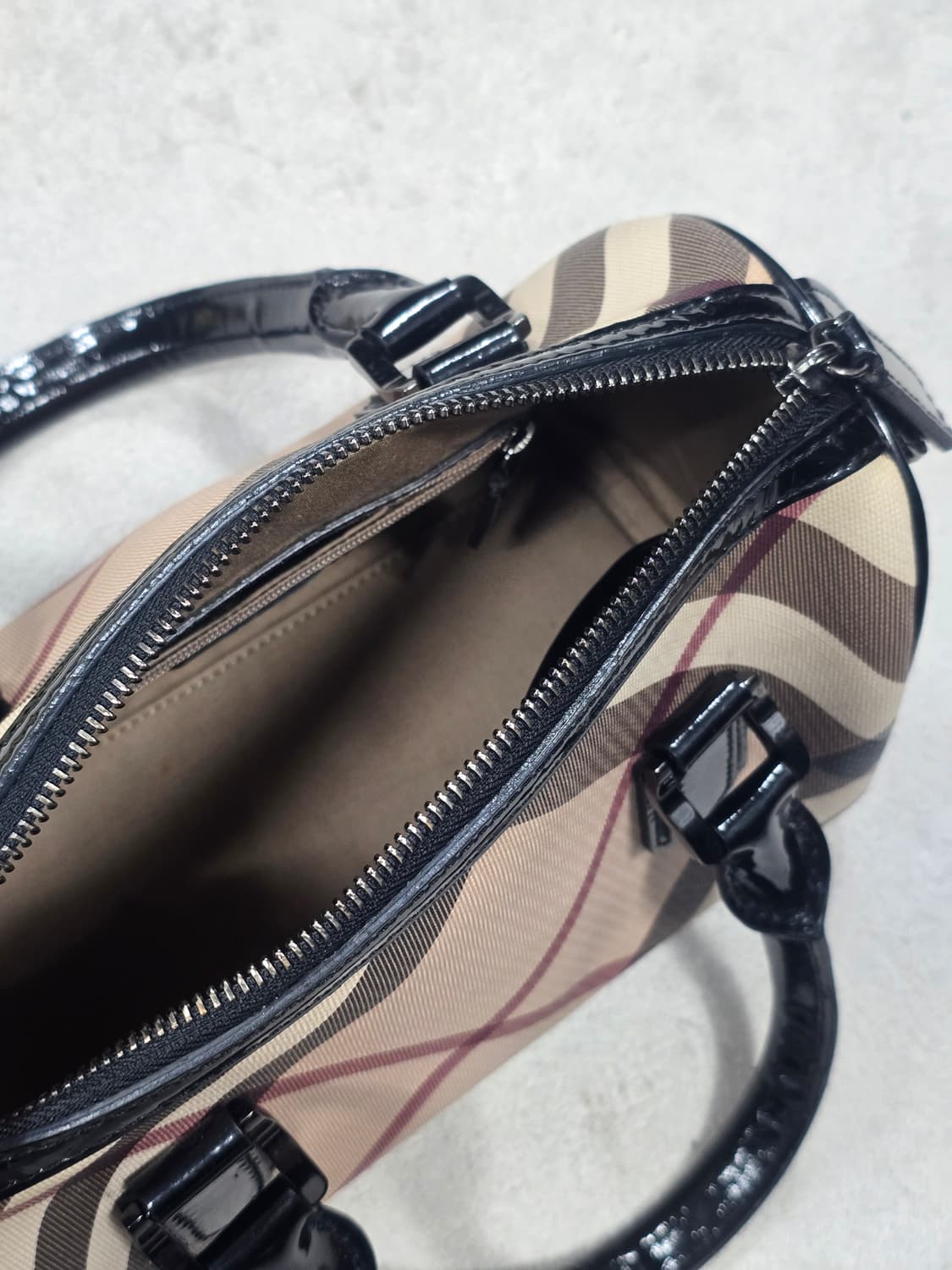 버버리 노바체크 시그니처 미니 보스턴백 상품이미지5