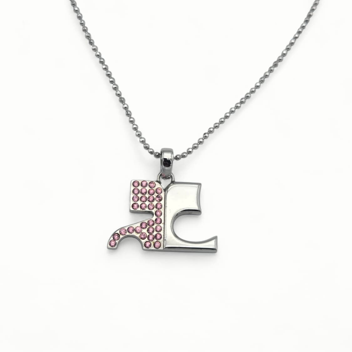 꾸레쥬 파베 로고 목걸이 상품이미지2