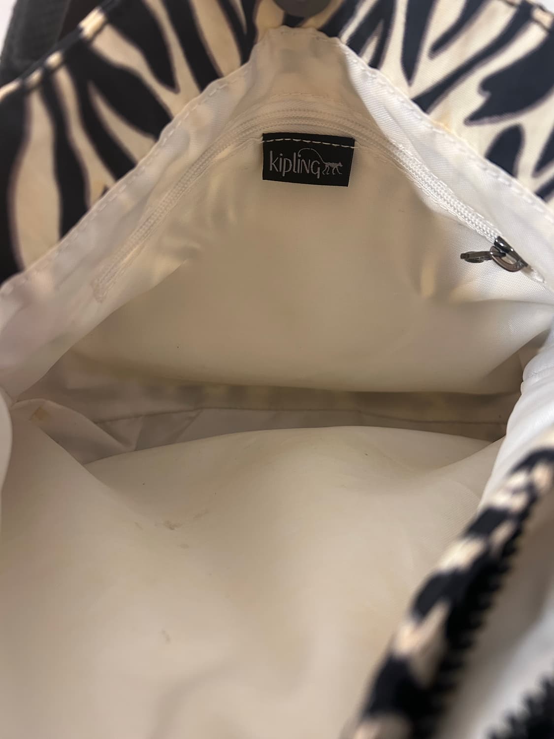 키플링 얼룩말 패턴 토트백 상품이미지5