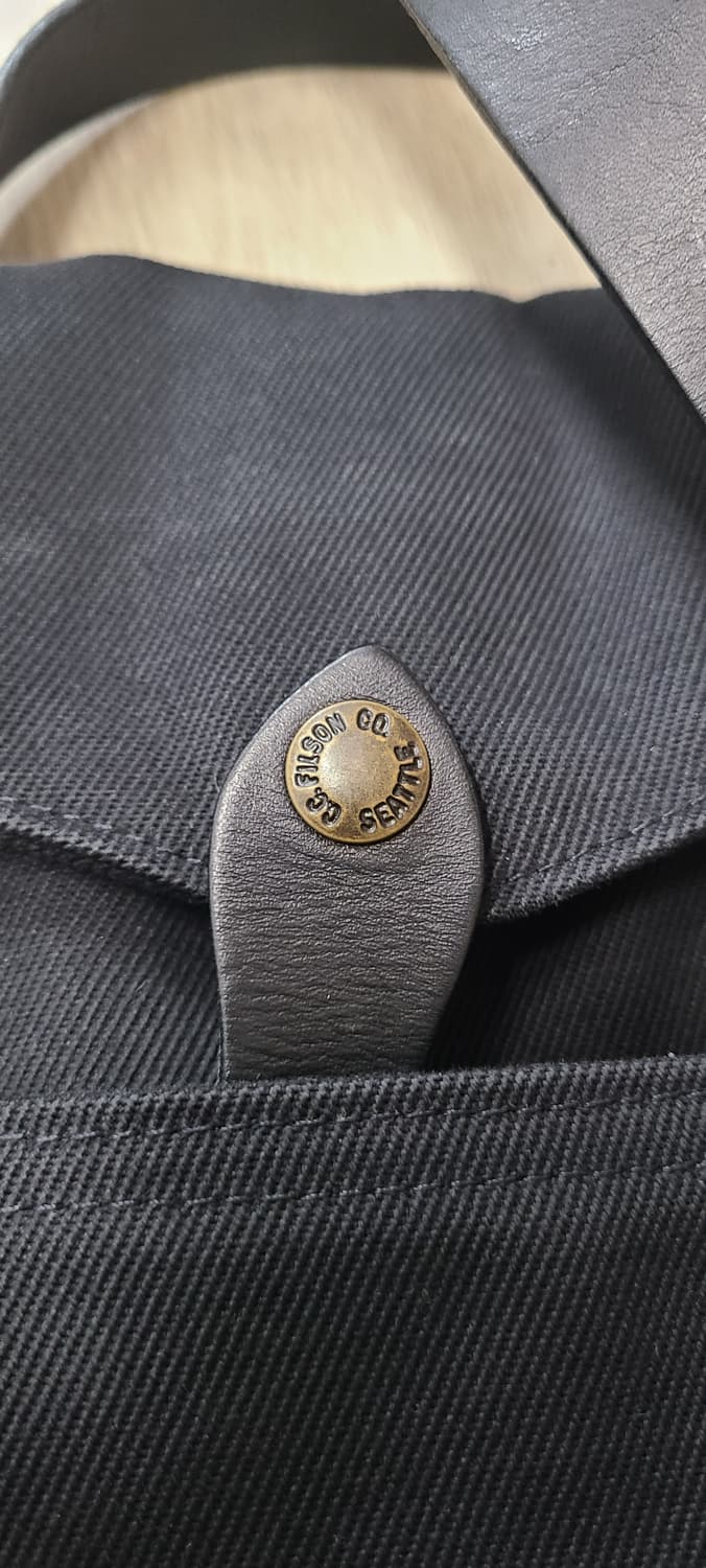 필슨 브리프케이스 크로스백 블랙 상품이미지3