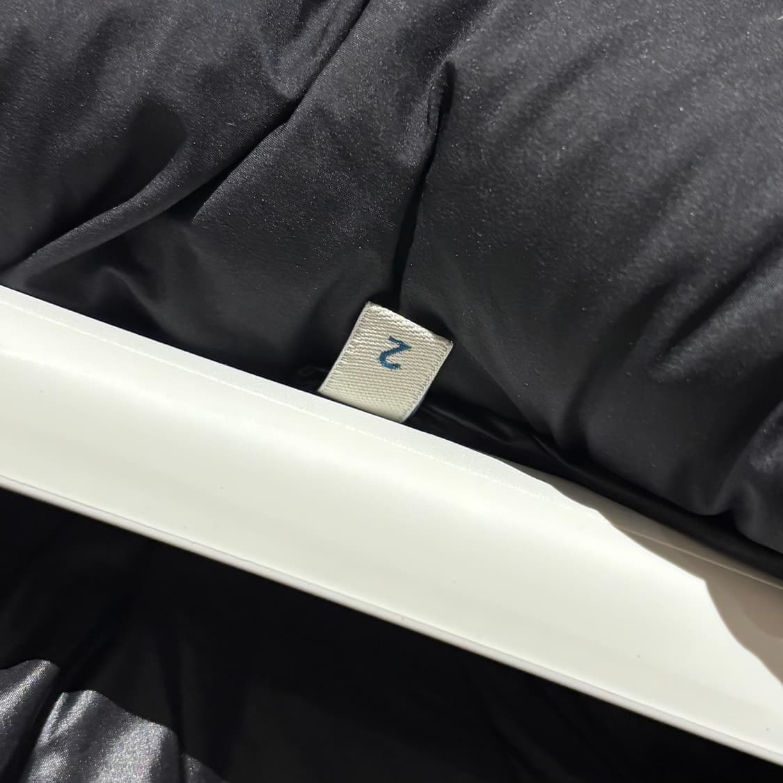 몽클레어 베제르 숏패딩 상품이미지4