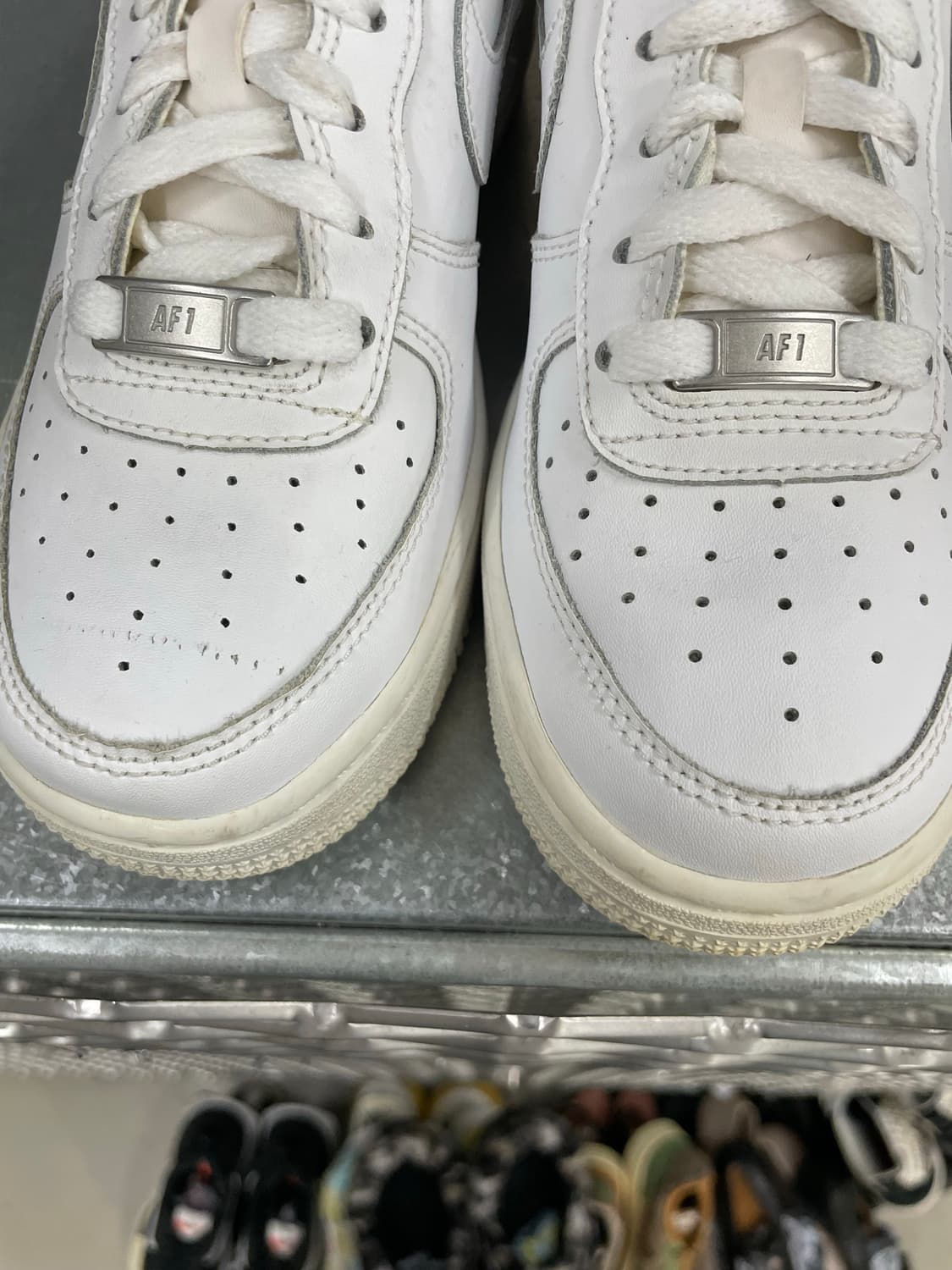 나이키 에어포스1 트리플 화이트 225 상품이미지7