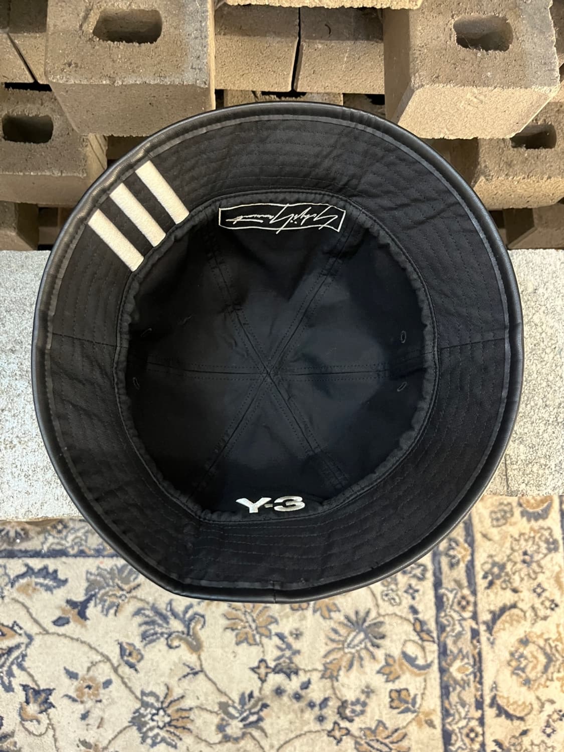 Y-3 리버시블 레더 버킷 햇 상품이미지4