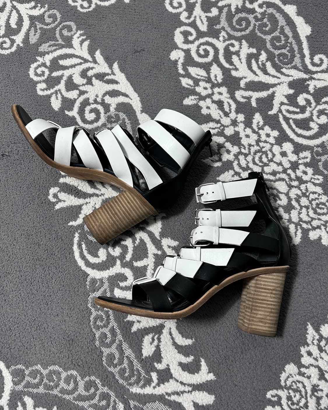 00’s Balenciaga 7-Buckle Heel Sandal 상품이미지3