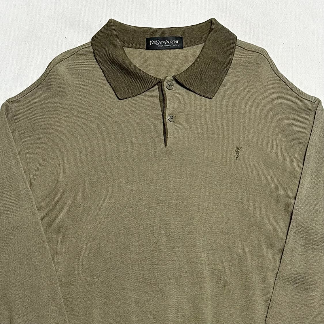 100 입생로랑 하프버튼 램스울 카라 니트  상품이미지1