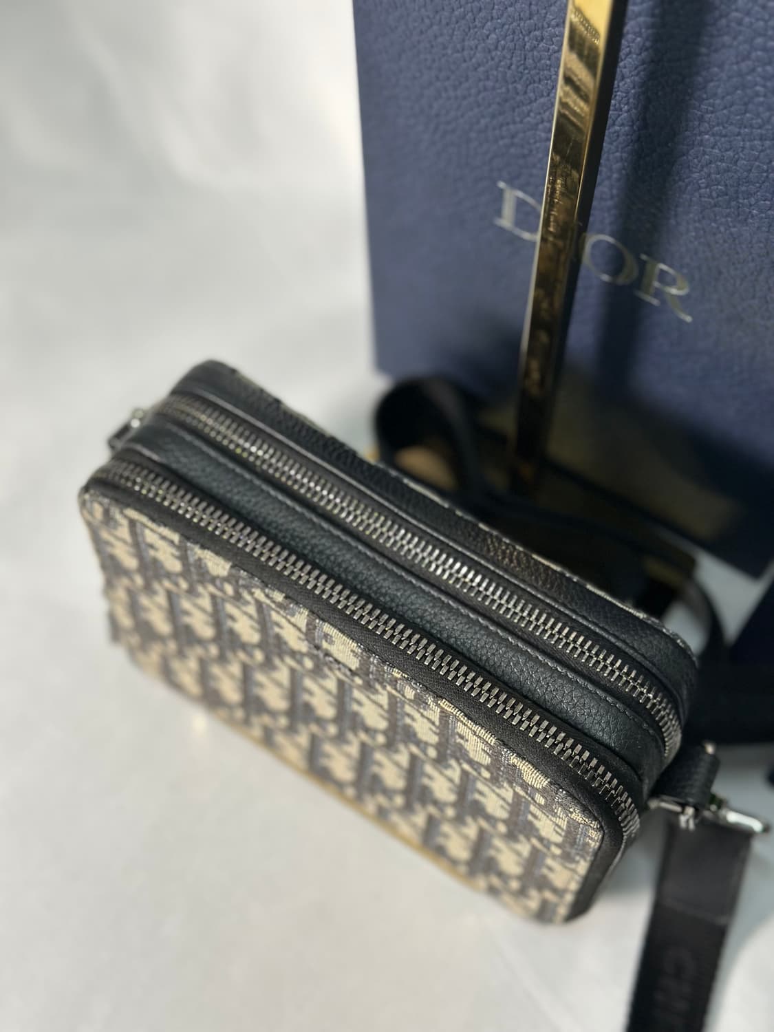 디올 오블리크 메신저 파우치 크로스백 상품이미지4