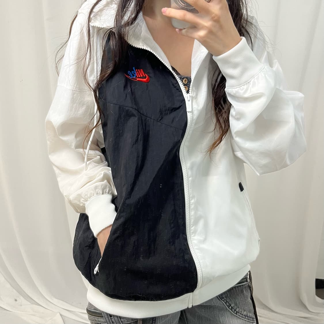 Nike white Windrunner windbreaker  상품이미지3