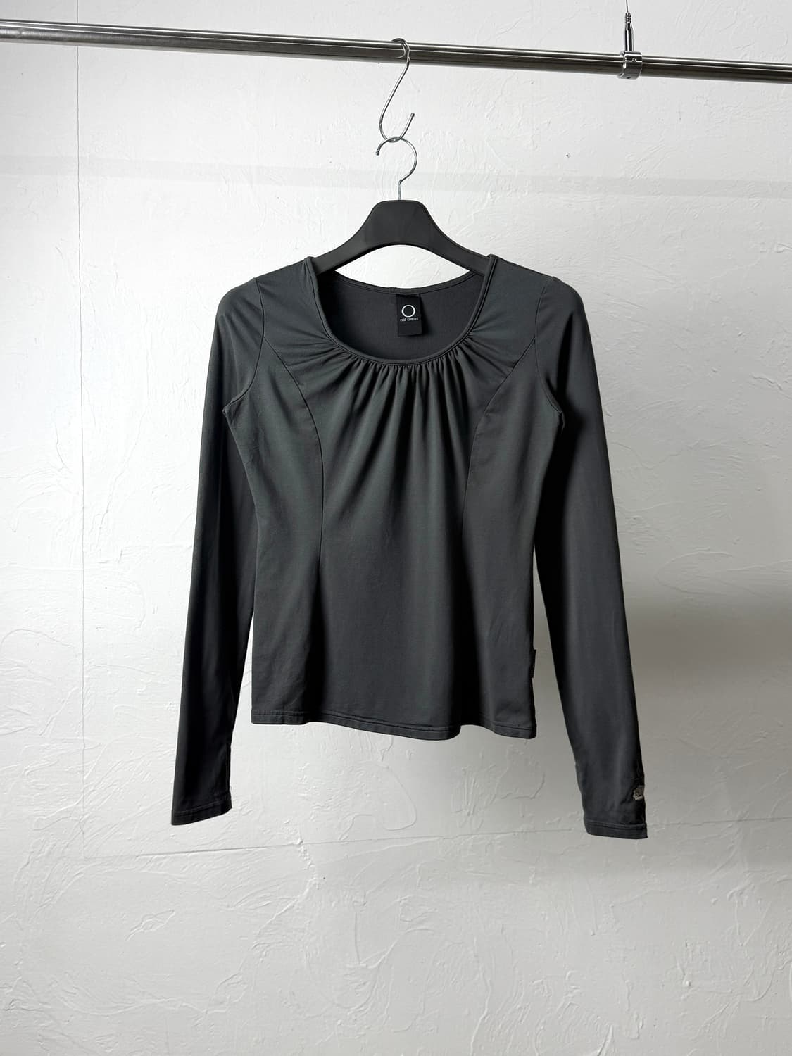 Ozz Oneste 핑거 홀 롱 슬리브 상품이미지1