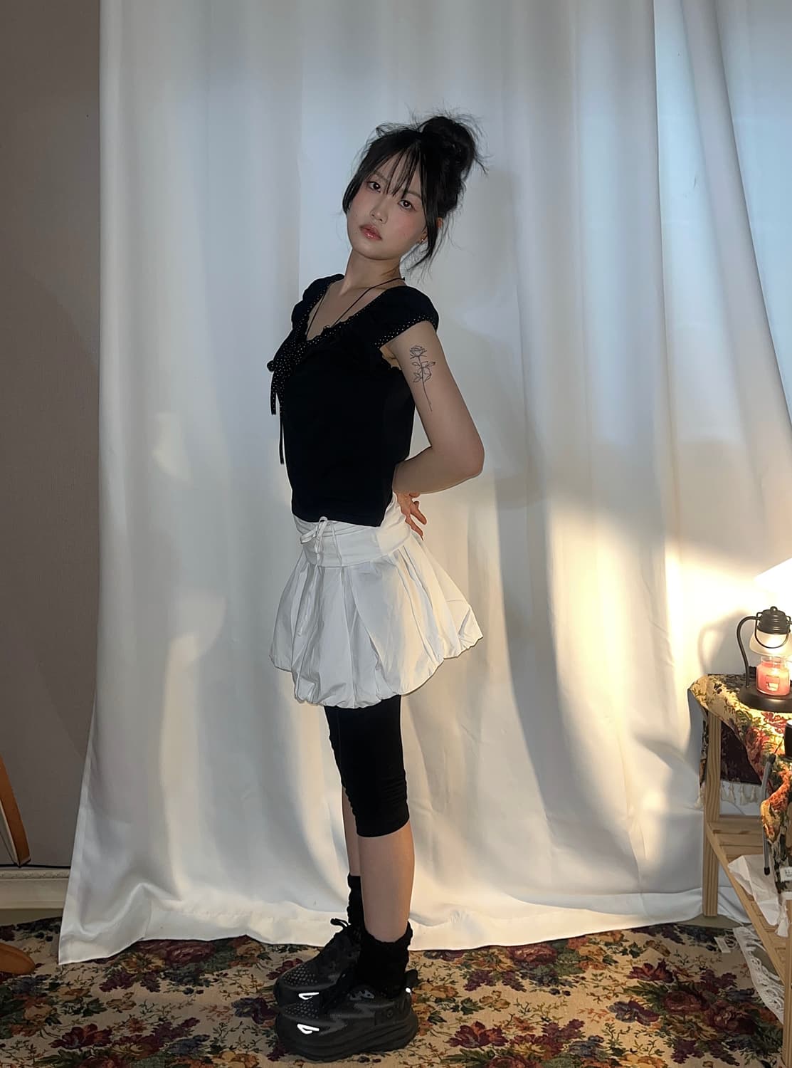 새제품) 도트 셔링 리본 티셔츠 블랙 (개별 구매 가능, 일괄구매 할인) 상품이미지3