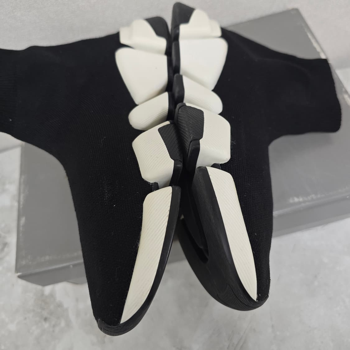 발렌시아가 스피드러너 2.0 스니커즈 신발 37사이즈 240 245 판매 상품이미지3