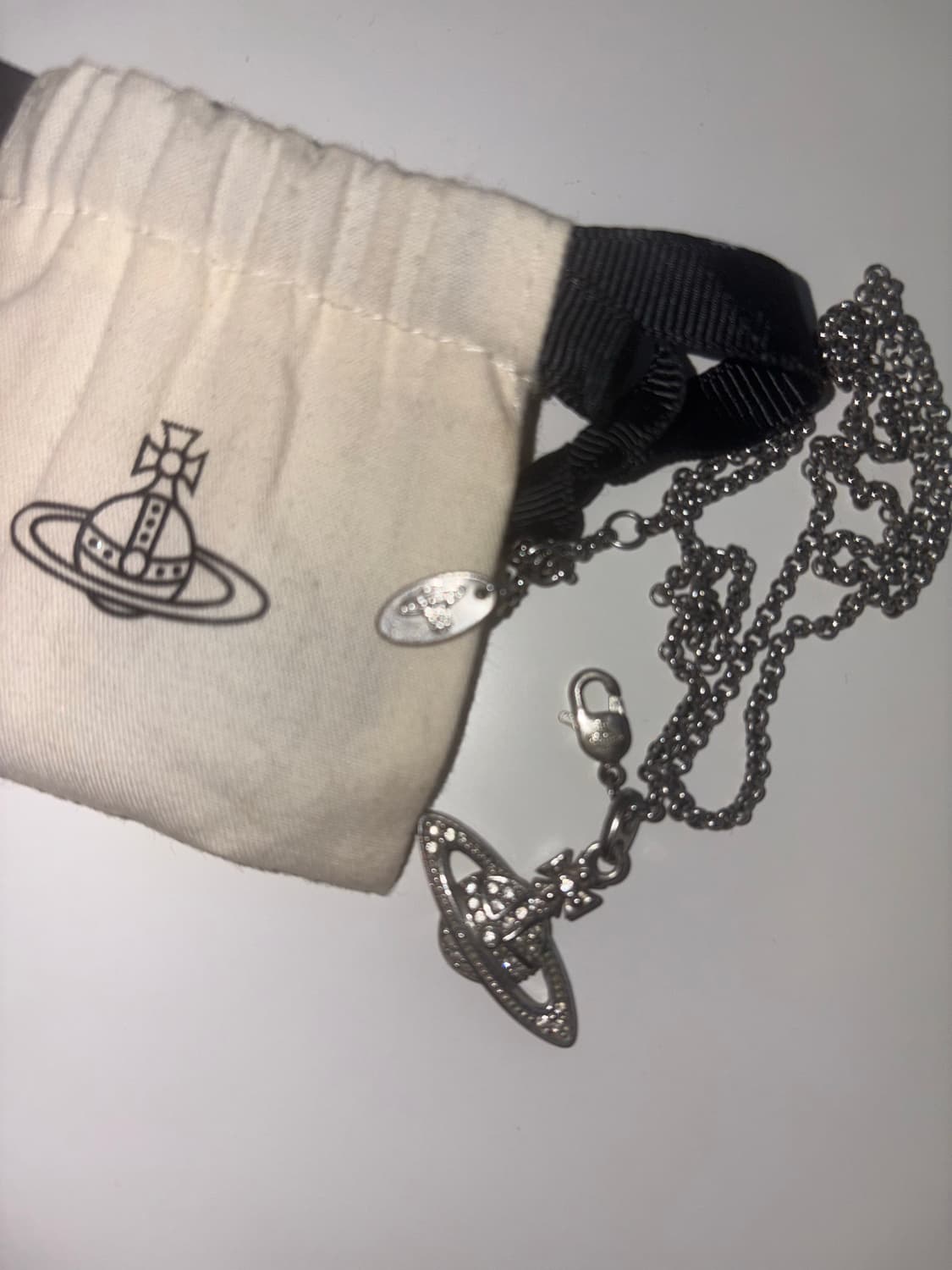 비비안 웨스트우드 미니 바스 릴리프 목걸이 상품이미지1