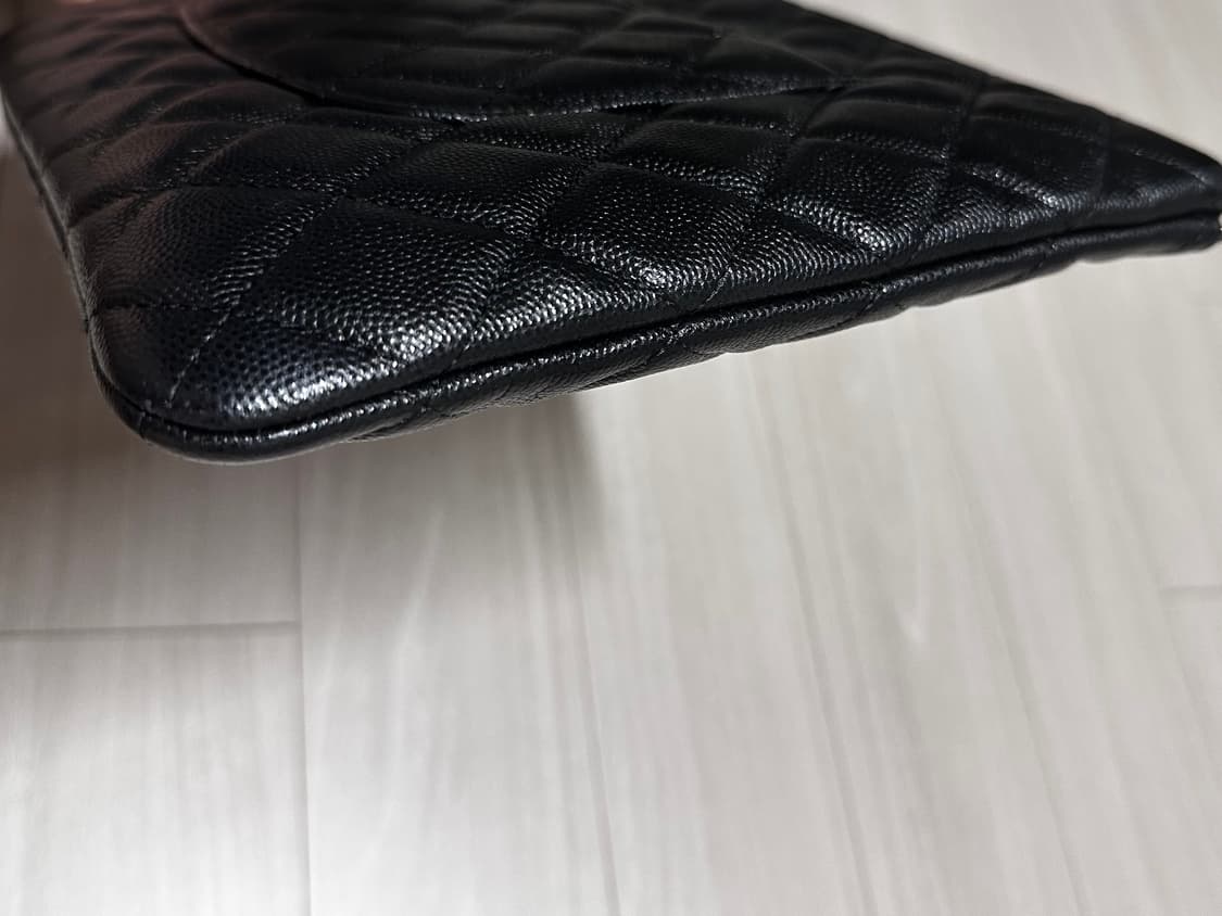샤넬 캐비어 클러치 미디움 은장 상품이미지8