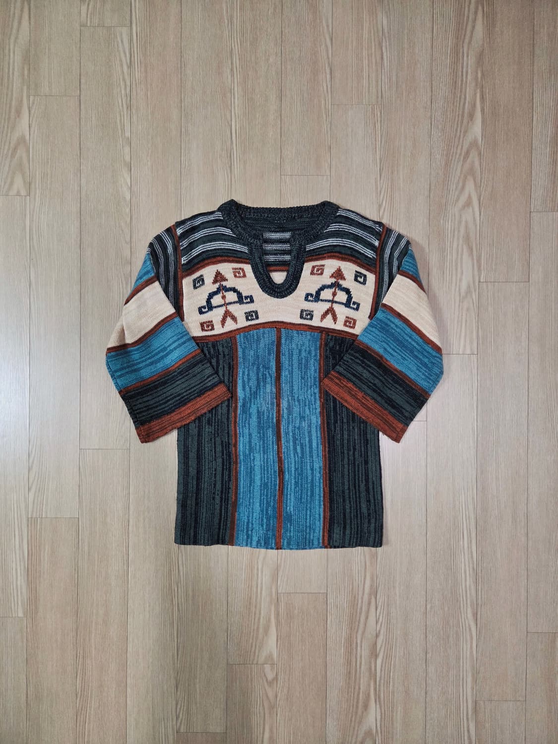 핸드 워크 배색 미드 슬리브 니트 상품이미지1