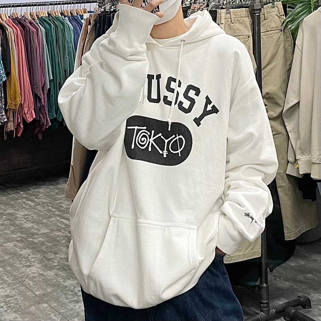 스투시 도쿄 화이트 빅로고 후드 상품이미지1