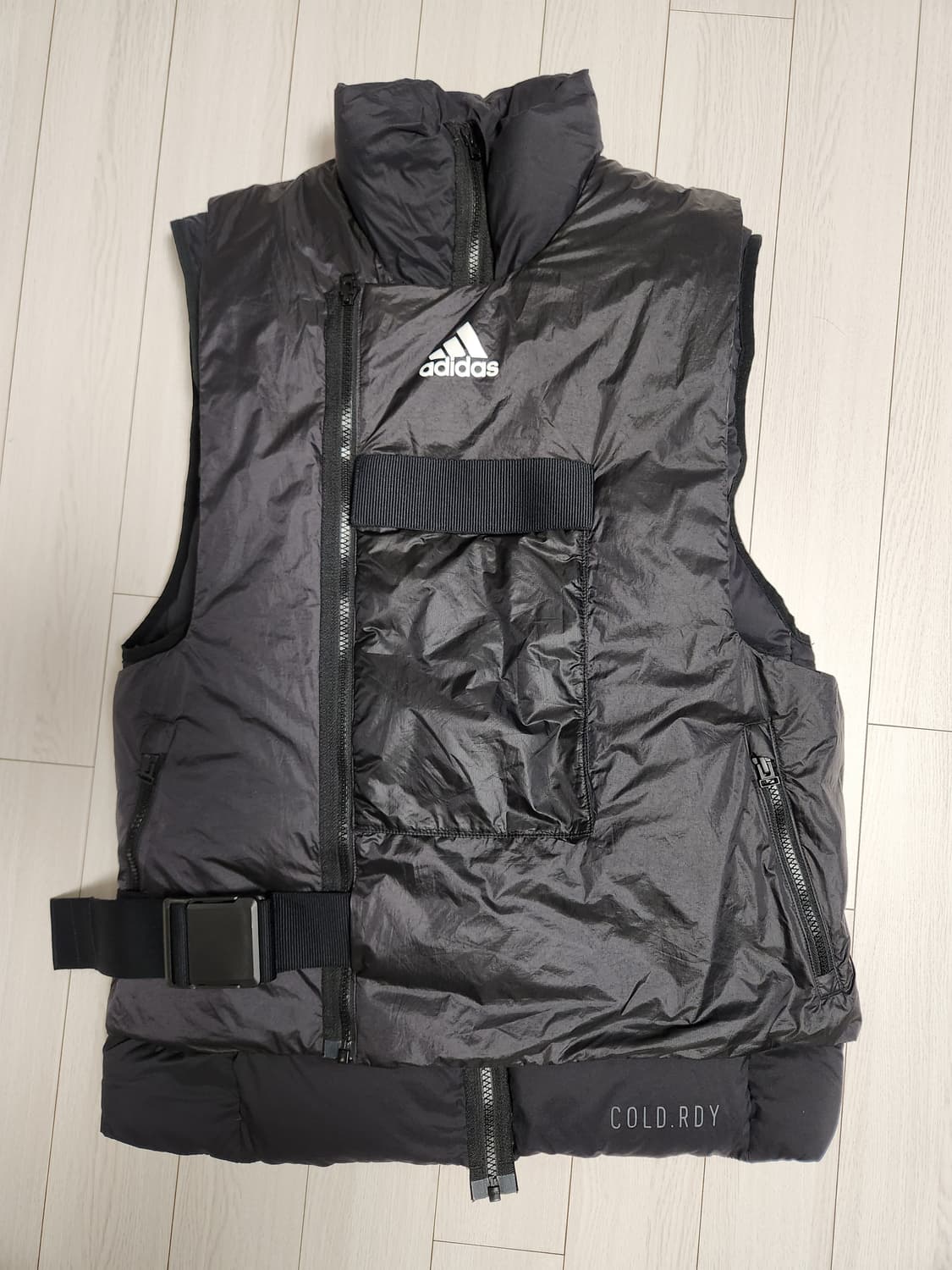 아디다스 패딩조끼 다운 베스트 콜드 레디 FT2417(새상품급)M~L

 상품이미지5