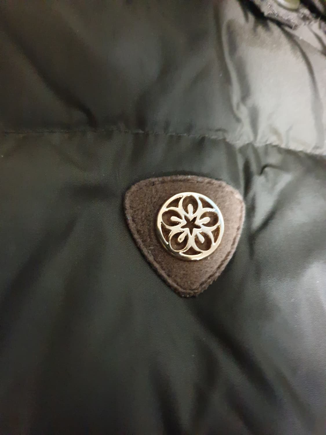 와일드로즈 슬림핏 made in swiss 구스다운 패딩 (100) 상품이미지2