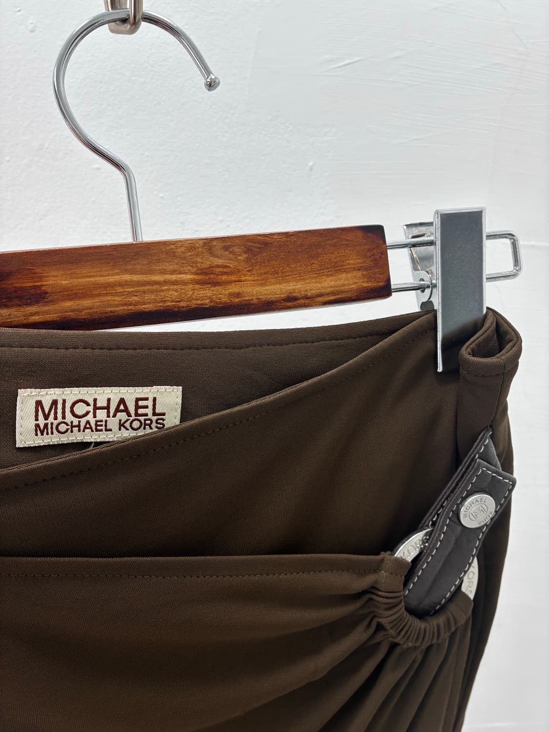 MICHAEL KORS 레더 포인트 브라운 랩 스커트 상품이미지4