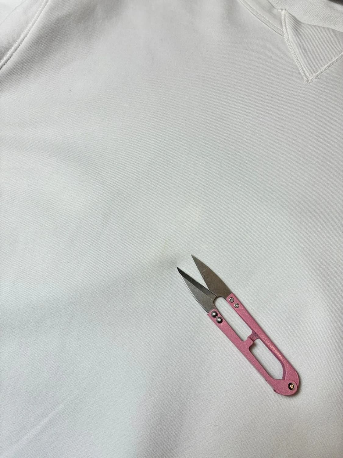 스톤아일랜드 시그니처 와펜 로고 크루넥 맨투맨 PN8220 상품이미지5