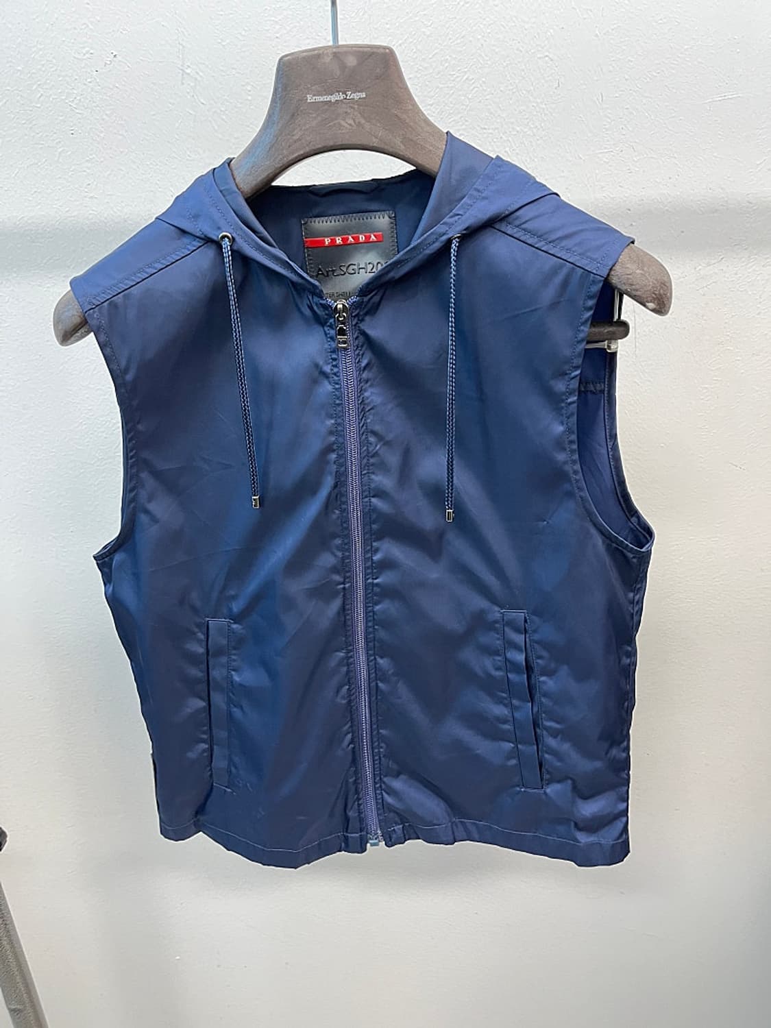 95) 프라다 리나일론 후드 베스트  상품이미지3