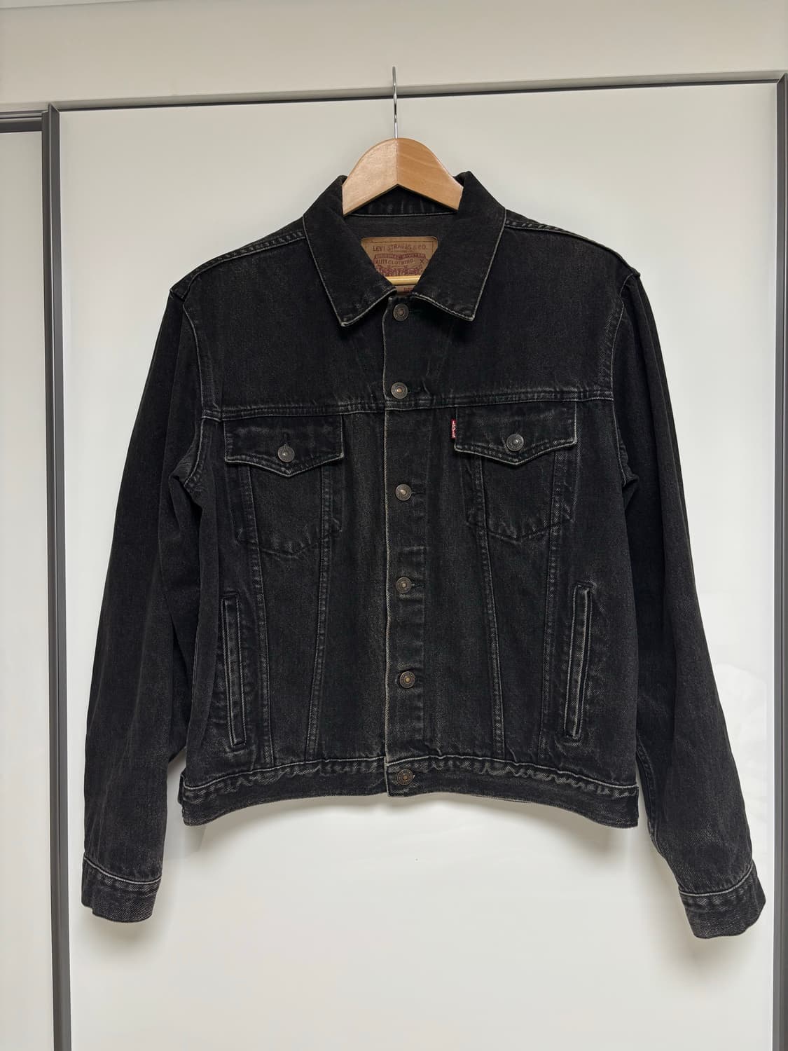리바이스 70506 Black Trucker Jacket (100) 상품이미지1