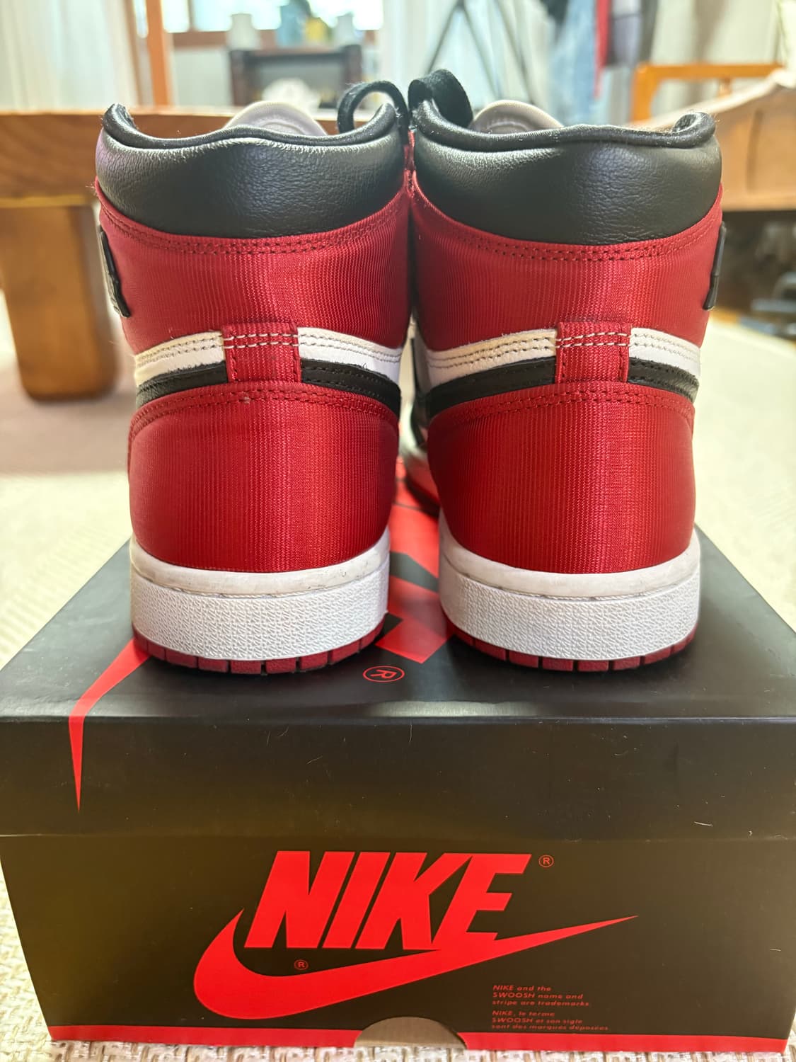 [230] 나이키 조던1 레트로 하이 새틴 블랙토 상품이미지3