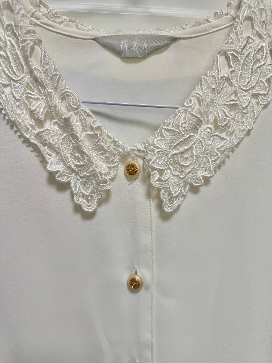 크림 금장 블라우스 상품이미지3