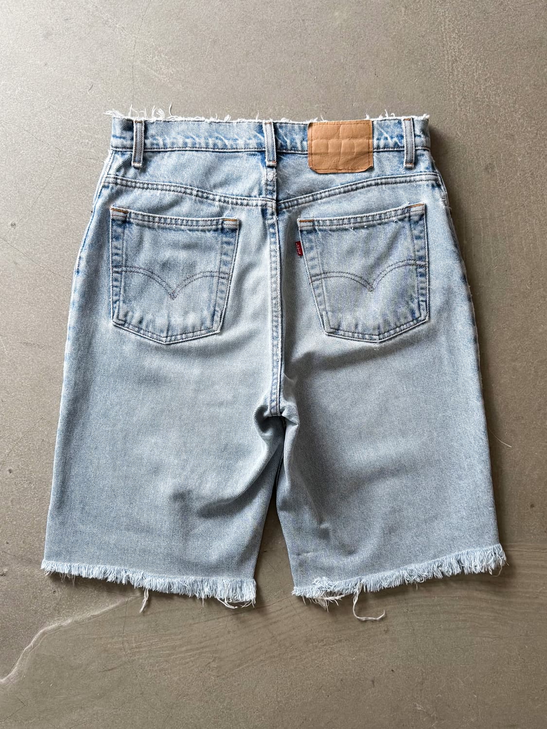 90s Vintage Levi’s 551 Distressed Shorts 상품이미지2