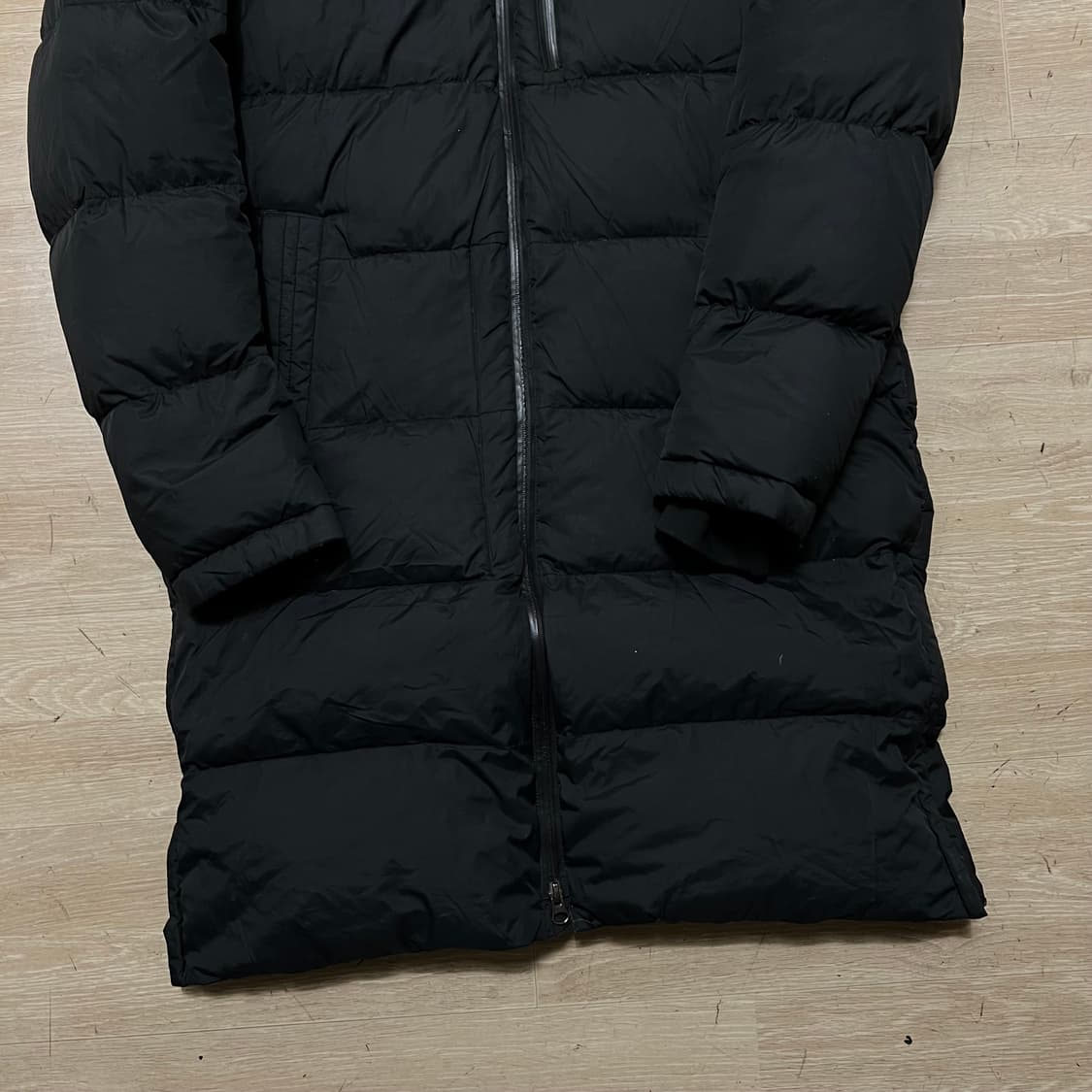 아디다스 여성 덕다운 와펜 후드 롱패딩 점퍼 [블랙] S/90 상품이미지3