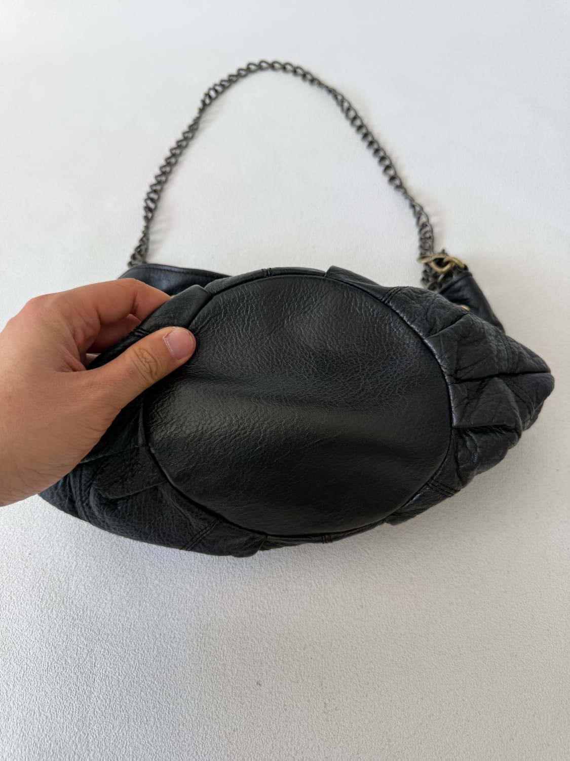 Pre owned 레더 체인 버킷백 상품이미지4