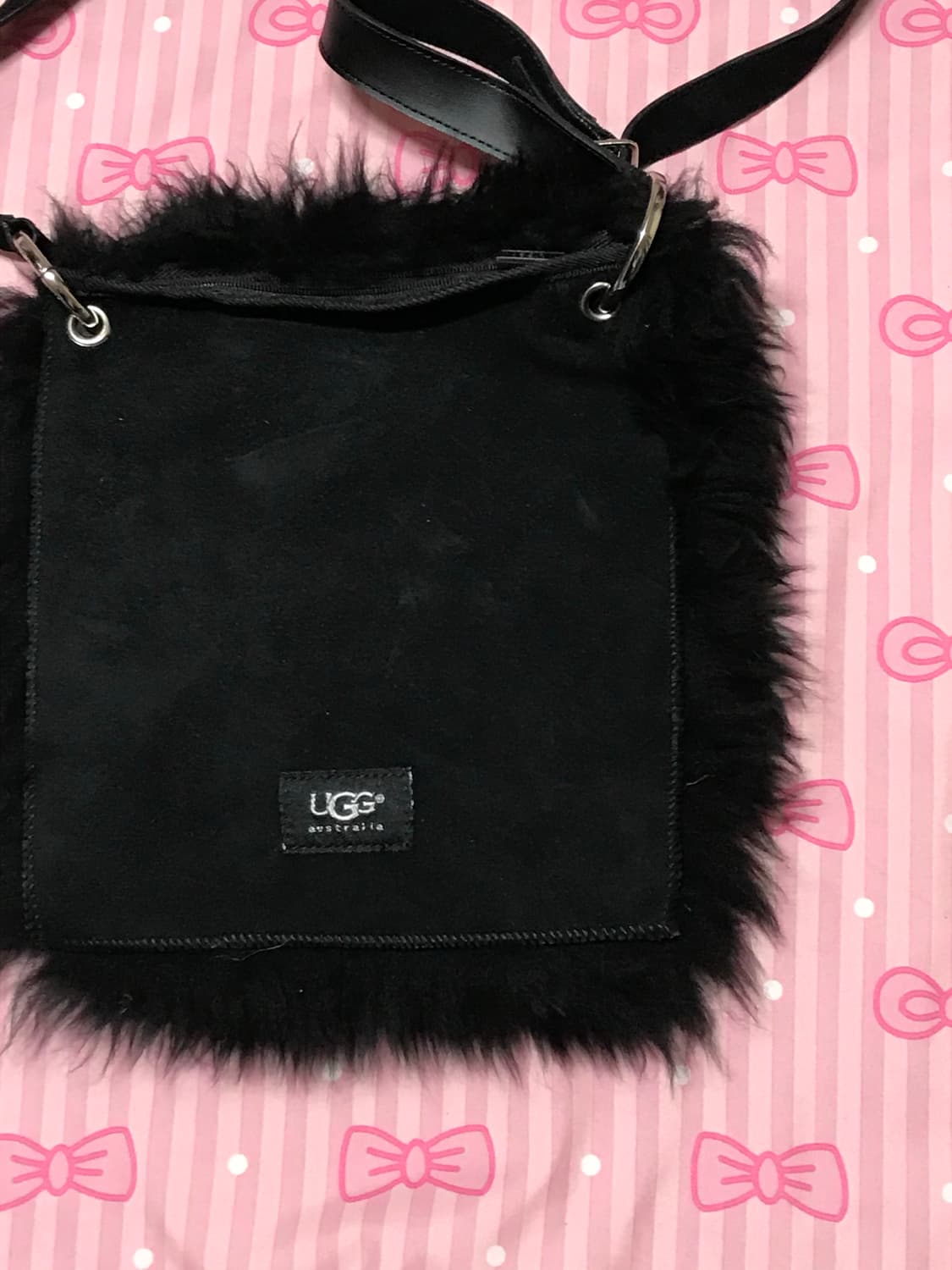 어그 퍼 크로스백 상품이미지2