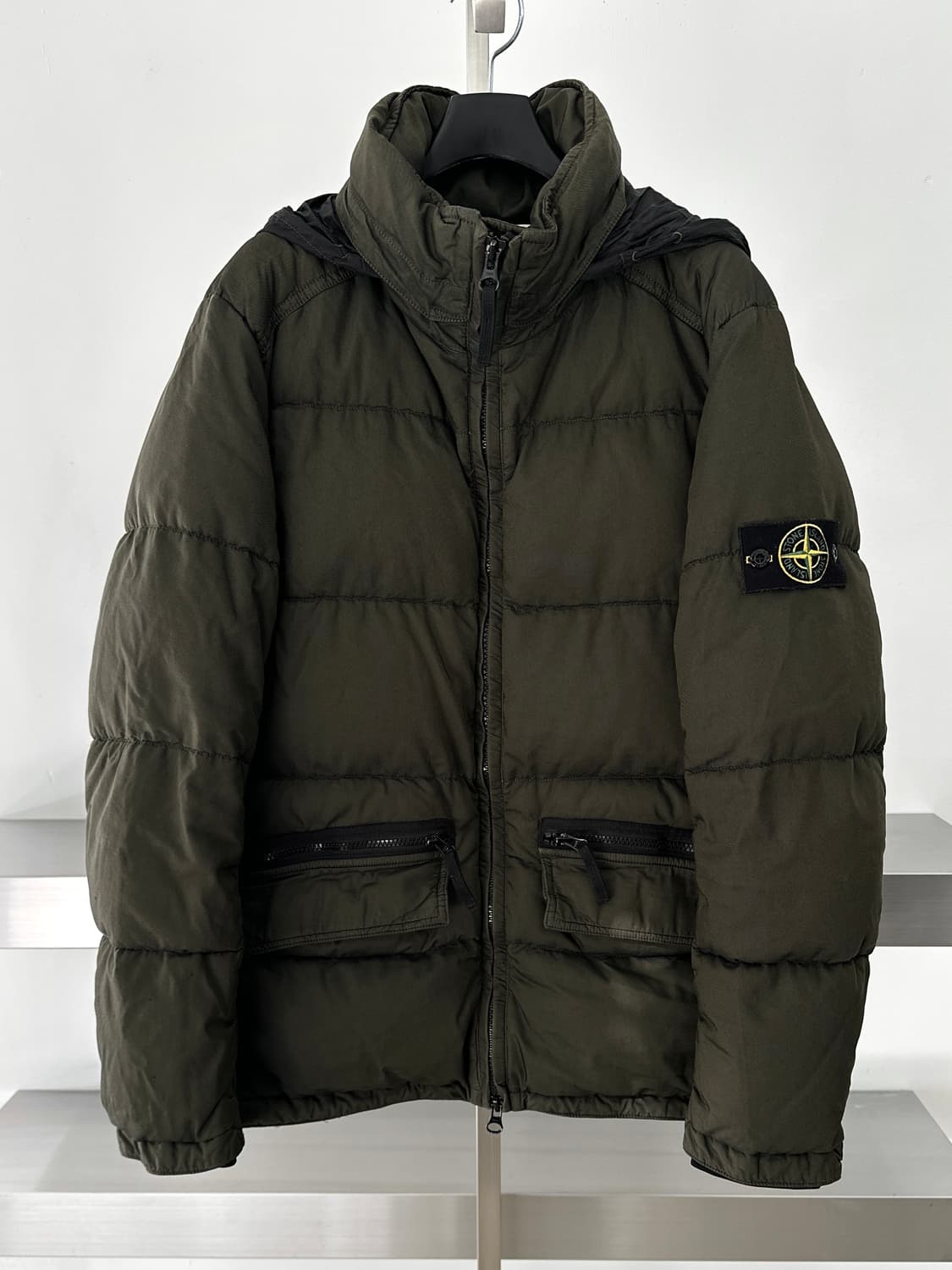 스톤아일랜드 카키 라이트 써모 코튼 패딩  상품이미지1