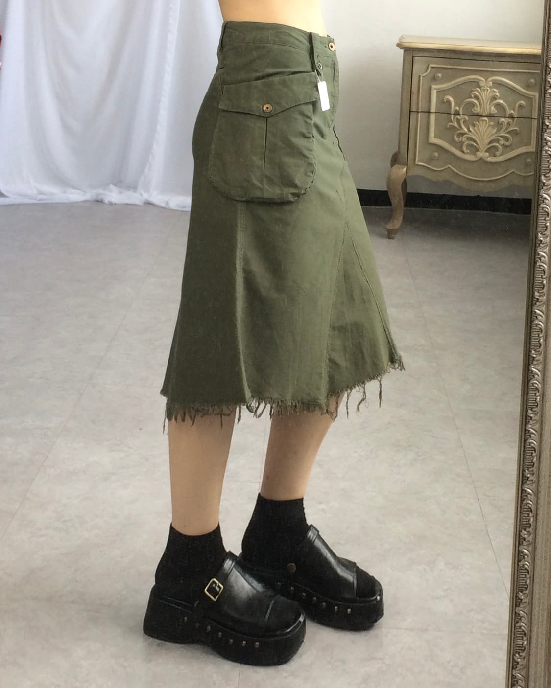 Out pocket point fringe midi skirt 상품이미지9