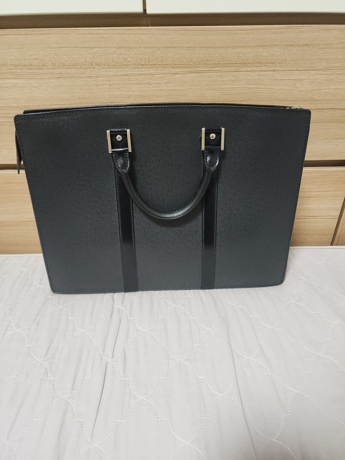 루이비통 타이가 로잔 서류가방 상품이미지2